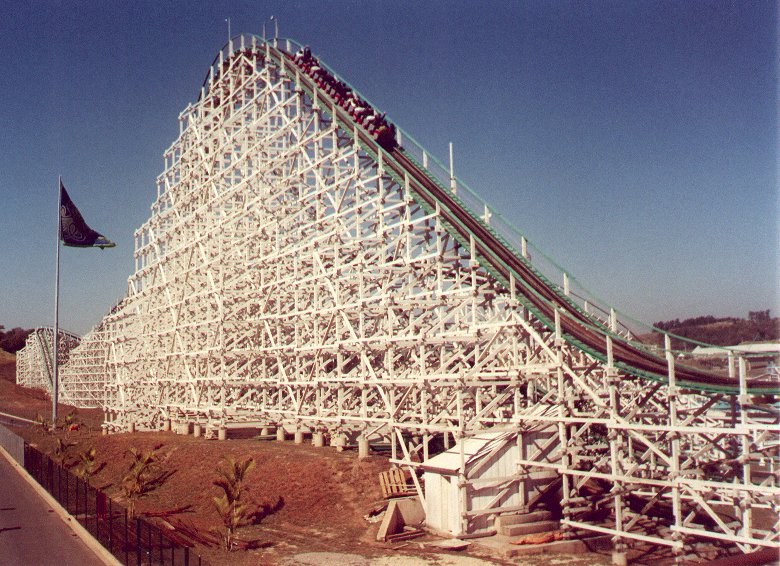 Next arr emm cee? Please? (Montezum at Hopi Hari, São Paulo, Brazil) :  r/rollercoasterjerk