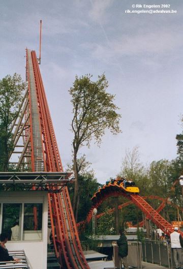 »Fortschrittlich« versus »reaktionaer‥ Fortschrittlich« versus »reaktionär« von Claudia Böttcher