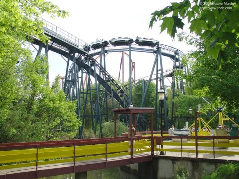 Whizzer Six Flags Ride
