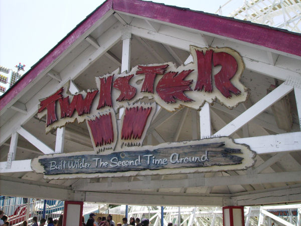 Twister III: Storm Chaser - Elitch Gardens