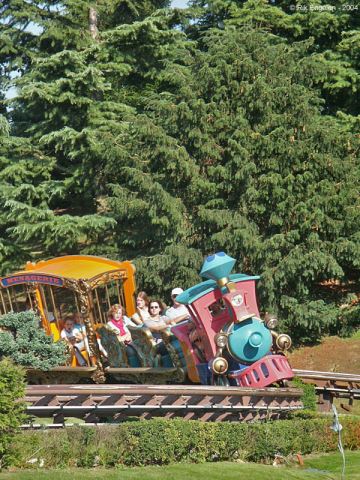 Casey jr circus hot sale train disneyland paris