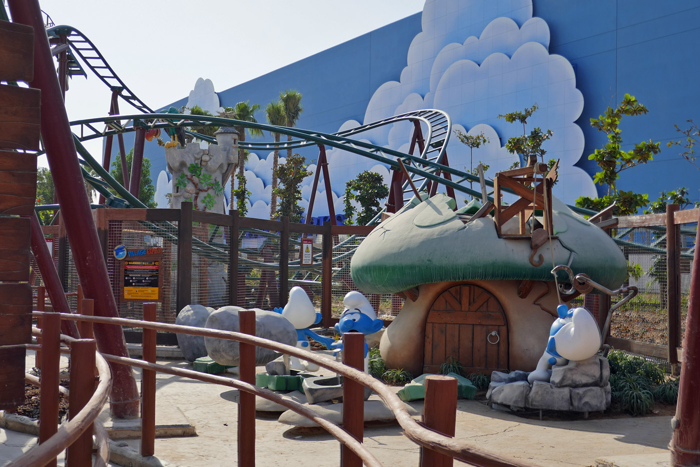 Smurf Village Express Motiongate Dubai Dubai United Arab