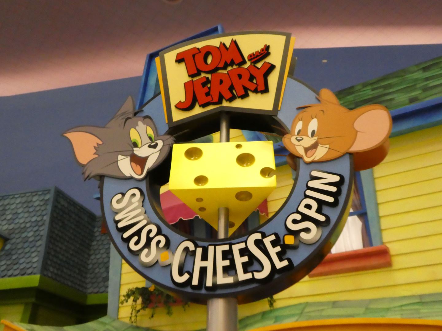 Tom and Jerry Swiss Cheese Spin Roller Coaster DataBase