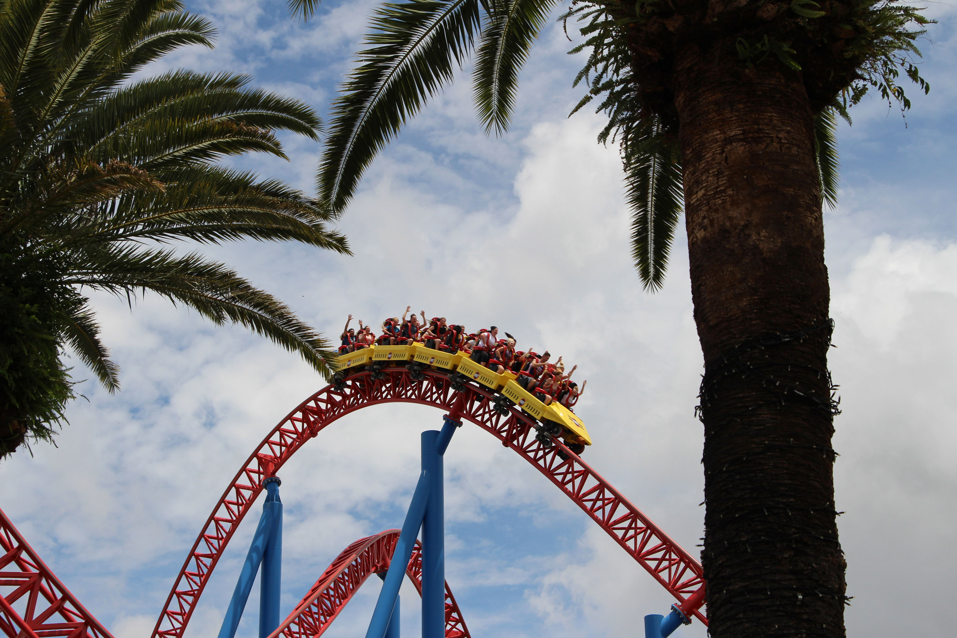 RCDB reports 196ft height for Movie World 'hypercoaster