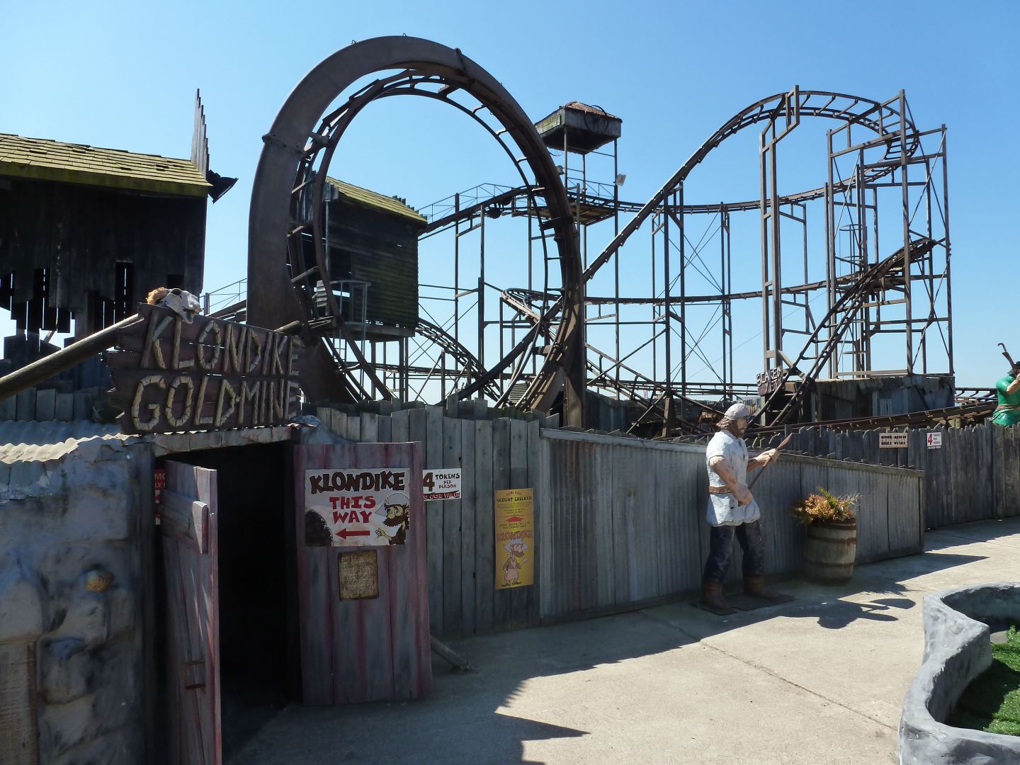 Klondike Gold Mine Roller Coaster DataBase