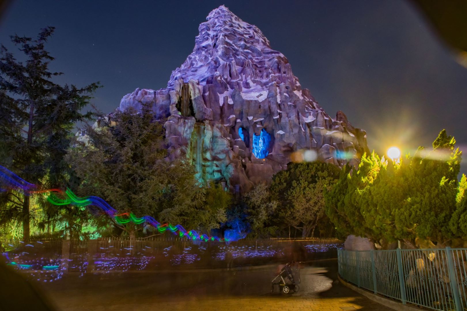 Matterhorn Disneyland Nacht