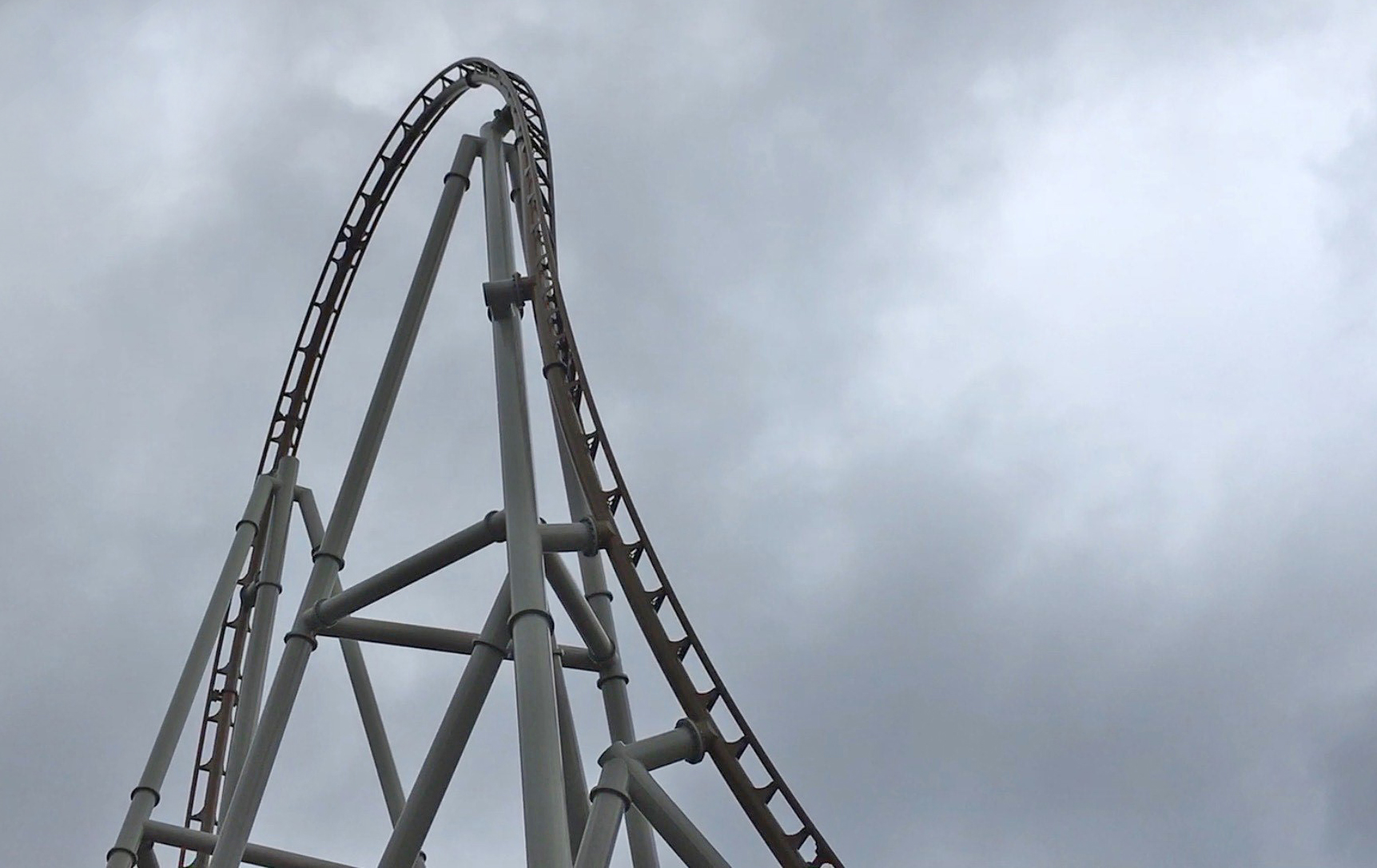 Pantheon, BGW] this ride is fantastic, new #1 coaster. : r/rollercoasters