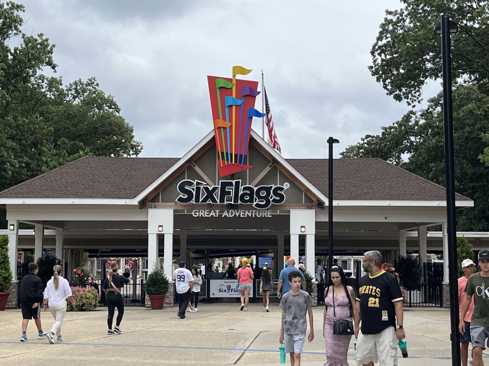 Six Flags Great Adventure Entrance