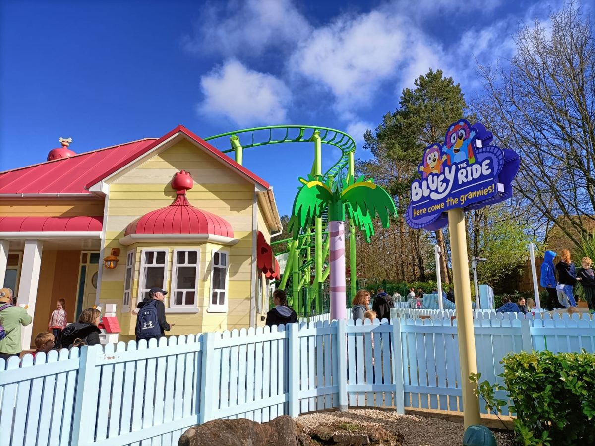 Bluey the Ride: Here Come The Grannies!